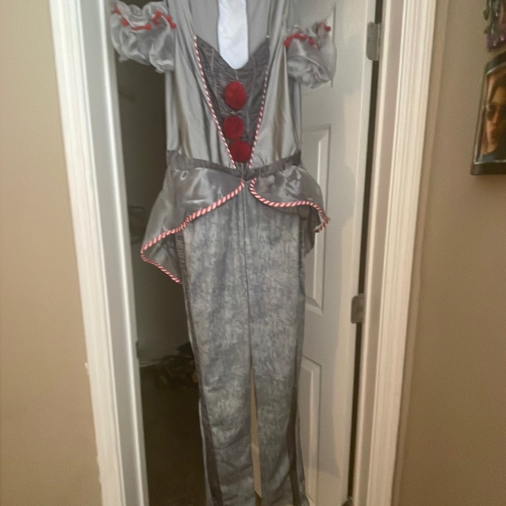 Women’s Halloween Costume- Pennywise from Movie II of “IT”.